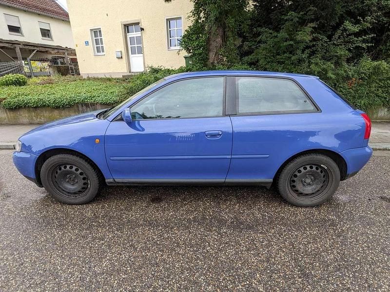 Blau Gebraucht 2000 Audi A3 Ambition Limousine | 2.000 € (Guter Preis) - Bild 1/3