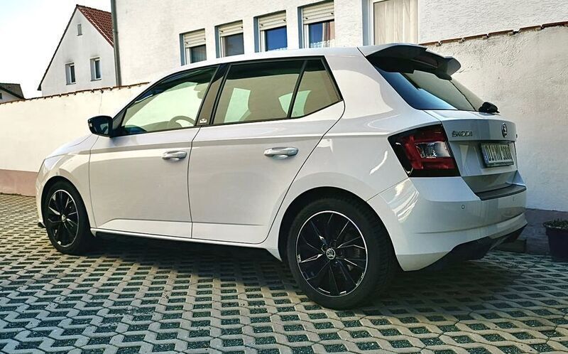 Weiß Gebraucht 2016 Skoda Fabia Monte Carlo Kleinwagen | 9.800 € (Guter Preis) - Bild 1/4