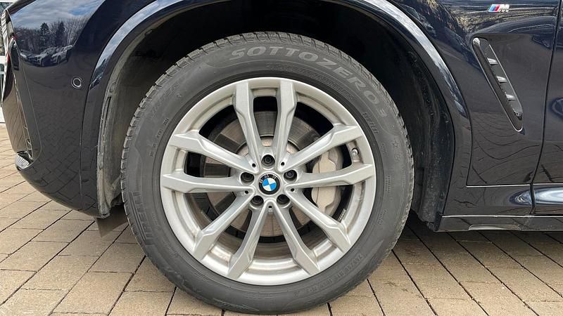 Gebraucht BMW X4 Efficient Dynamics 245 PS (180 kW) 2024 Carbonschwarz metallic SUV