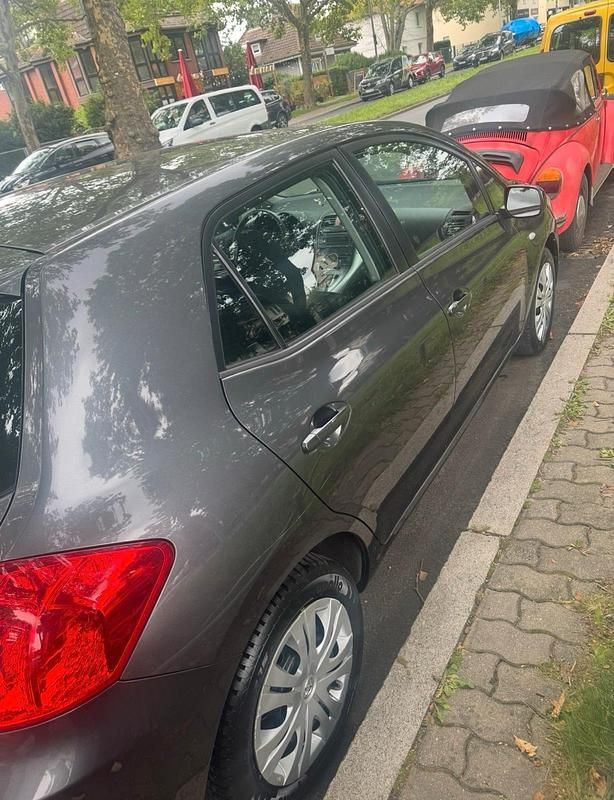 Gebraucht Toyota Auris 91 PS (66 kW) 2008 Grau Kleinwagen