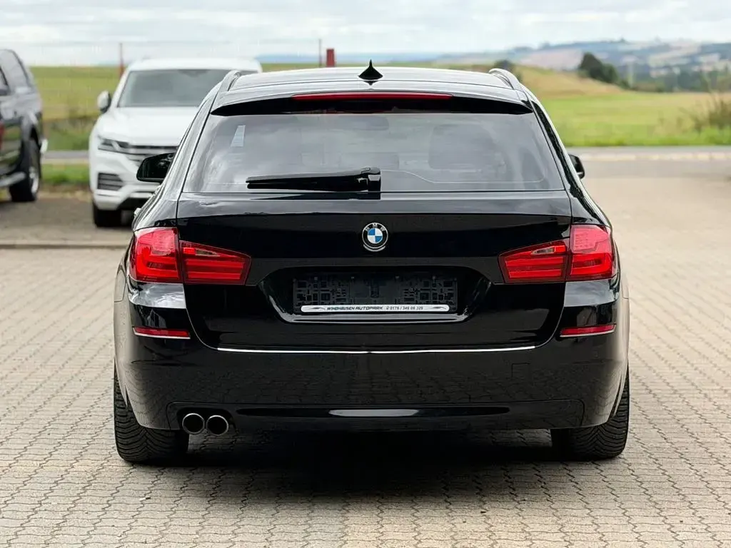 Gebraucht BMW 520 184 PS (135 kW) 2011 Schwarz Kombi