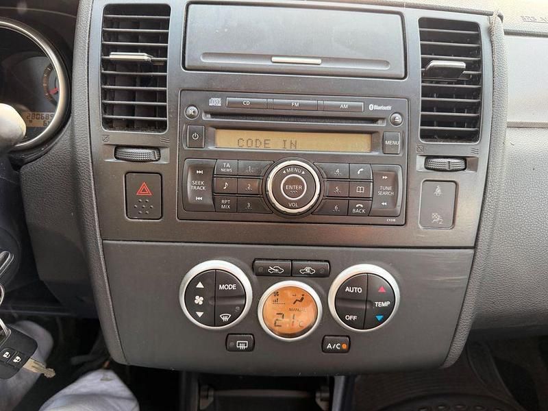 Gebraucht Nissan Tiida Acenta 110 PS (80 kW) 2008 Blau Limousine