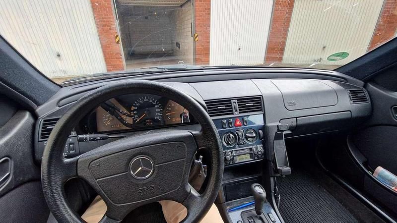 Gebraucht Mercedes 180 122 PS (89 kW) 1999 Limousine