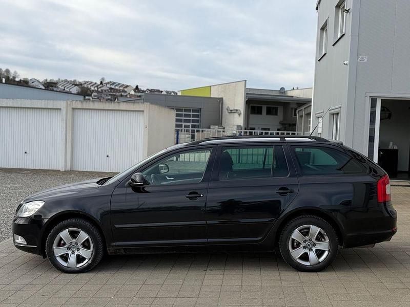 Gebraucht Skoda Octavia Elegance 160 PS (117 kW) 2010 Schwarz Kombi