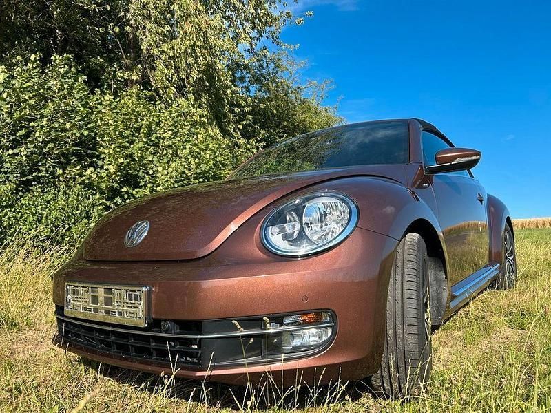 Braun Gebraucht 2016 VW Beetle Allstar Cabrio | 15.500 € (Fairer Preis) - Bild 1/4