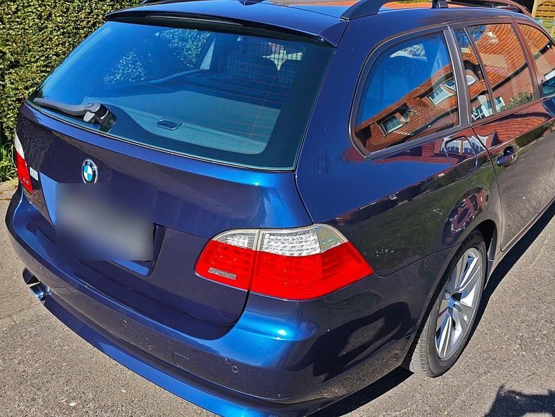 Gebraucht BMW 520 Lifestyle 163 PS (119 kW) 2009 Blau Kombi