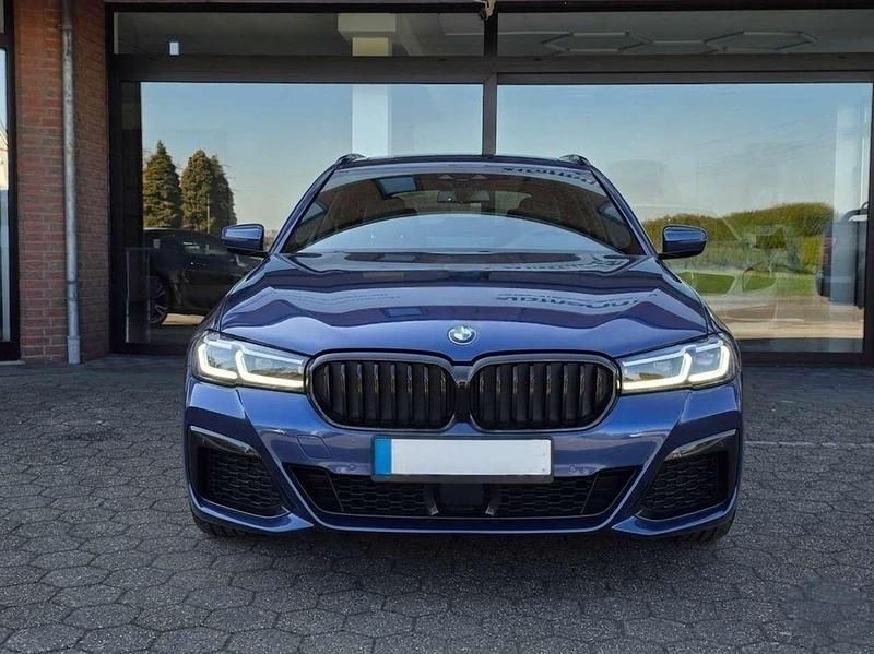 Gebraucht BMW 530e 292 PS (214 kW) 2024 Blau Kombi