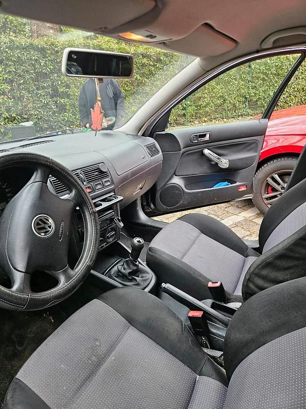 Gebraucht VW Golf IV 75 PS (55 kW) 2002 Schwarz Kleinwagen