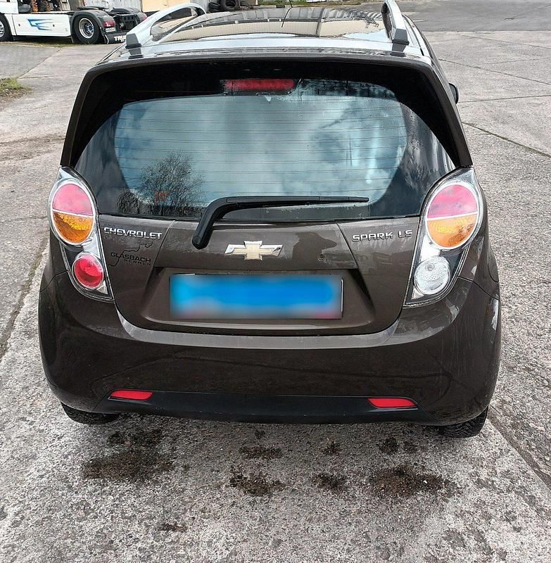 Usado Chevrolet Spark LT 82 CV (60 kW) 2012 Marrón Utilitario