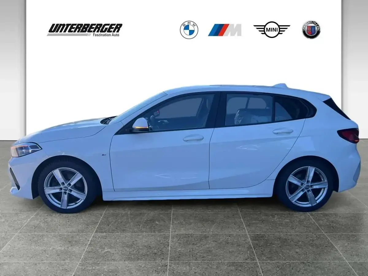 Gebraucht BMW 118 Performance 136 PS (100 kW) 2023 Alpinweiß uni Limousine