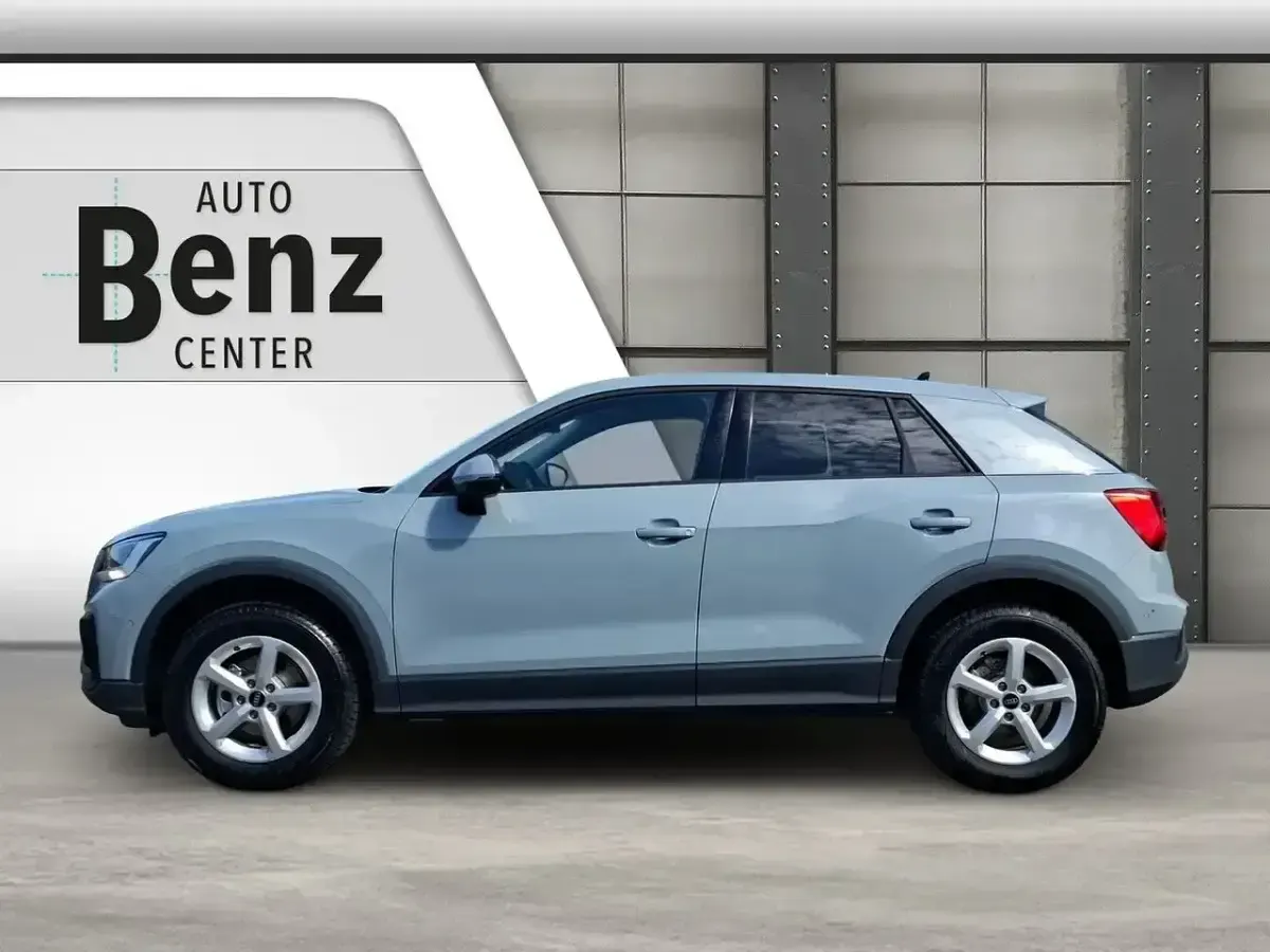 Neu Audi Q2 150 PS (110 kW) 2026 Grau SUV