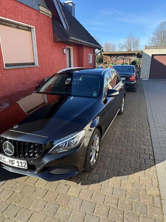 Gebraucht Mercedes C250 205 PS (150 kW) 2014 Schwarz Limousine