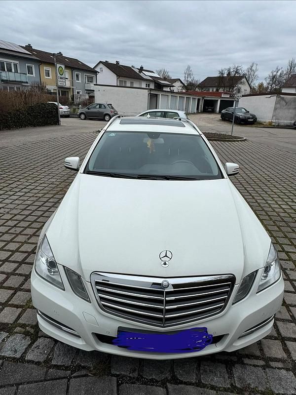 Gebraucht Mercedes E250 204 PS (150 kW) 2012 Weiß Kombi