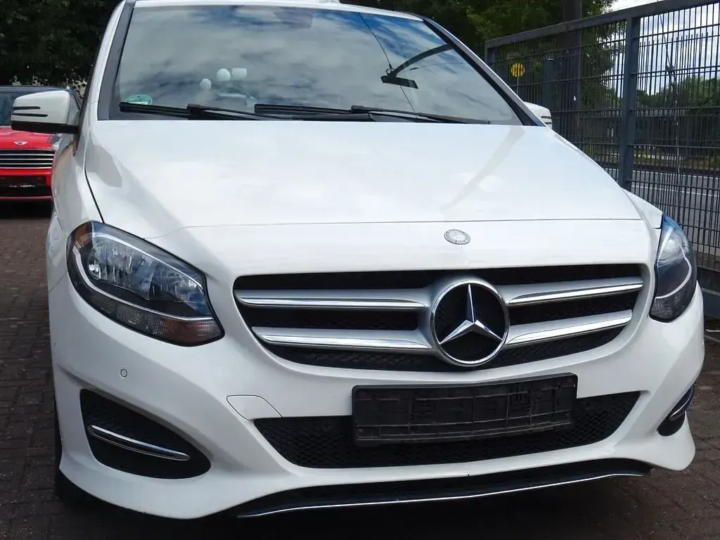 Gebraucht Mercedes B200 Style 156 PS (114 kW) 2016 Weiß Kleinwagen