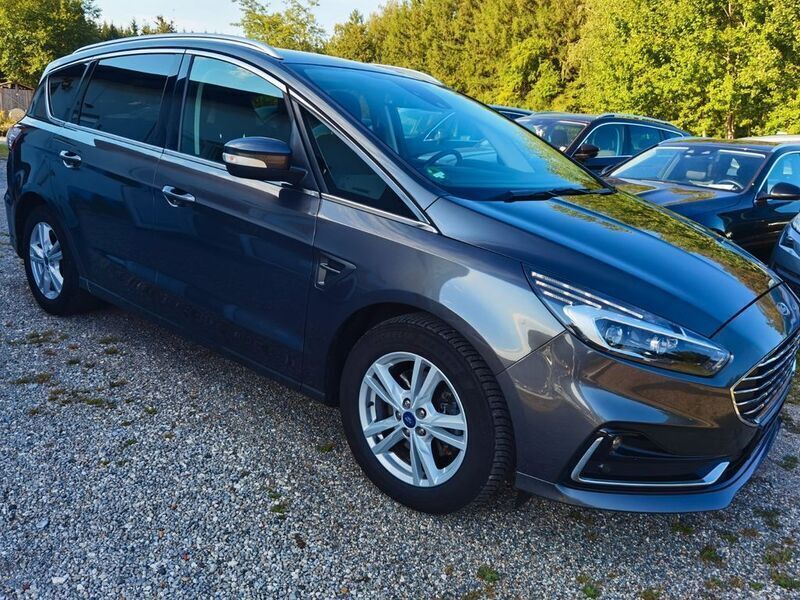 Gebraucht Ford S-MAX Titanium 150 PS (110 kW) 2020 Grau Van / Kleinbus
