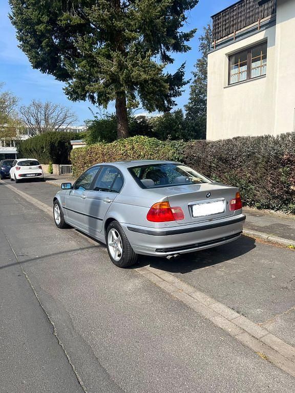 Gebraucht BMW 320 150 PS (110 kW) 1999 Silber Limousine