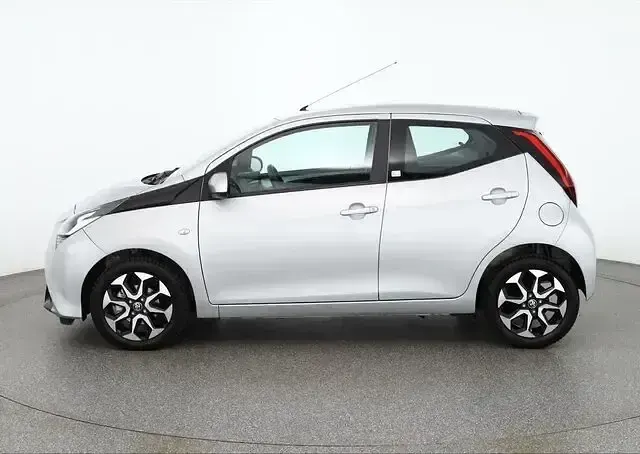 Gebraucht Toyota Aygo Connect Style 72 PS (52 kW) 2019 Silber Kleinwagen