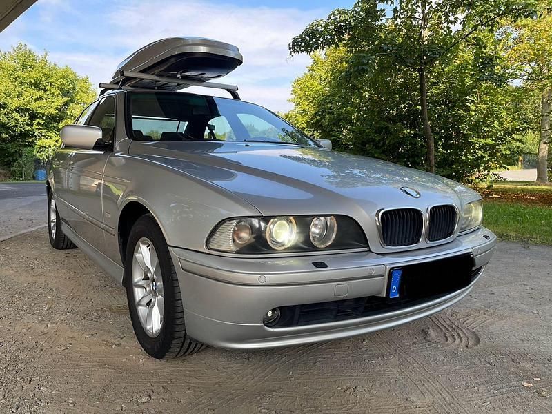 Gebraucht BMW 525 192 PS (141 kW) 2002 Silber Limousine