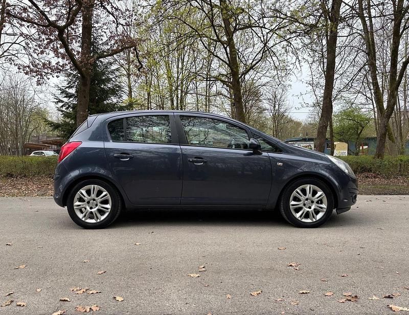 Second-hand Opel Corsa 69 CP (50 kW) 2009 Negru Hatchback