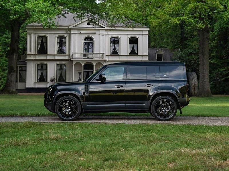 Schwarz Gebraucht 2020 Land Rover Defender HSE SUV | 65.945 € - Bild 1/4