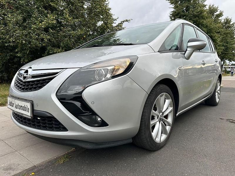 Silber Gebraucht 2016 Opel Zafira Tourer Edition Van / Kleinbus | 6.100 € (Guter Preis) - Bild 1/4