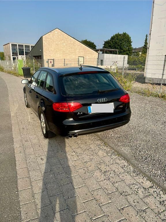 Gebraucht Audi A4 Attraction 143 PS (105 kW) 2013 Schwarz Kombi