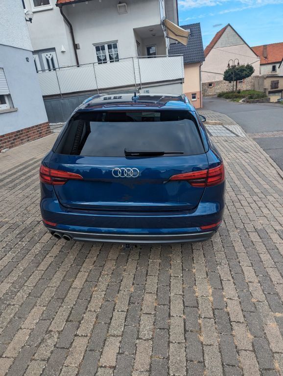 Gebraucht Audi A4 Ambiente 190 PS (139 kW) 2016 Blau Kombi