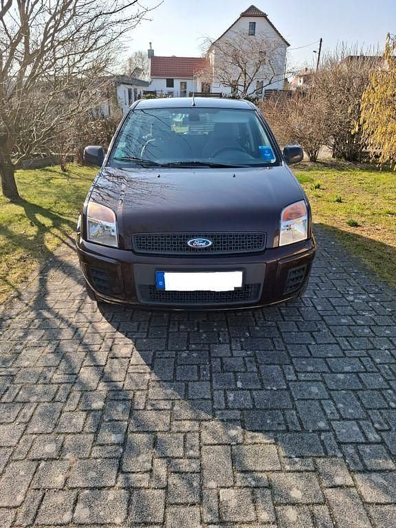 Gebraucht Ford Fusion Trend 101 PS (74 kW) 2011 Violet Kleinwagen