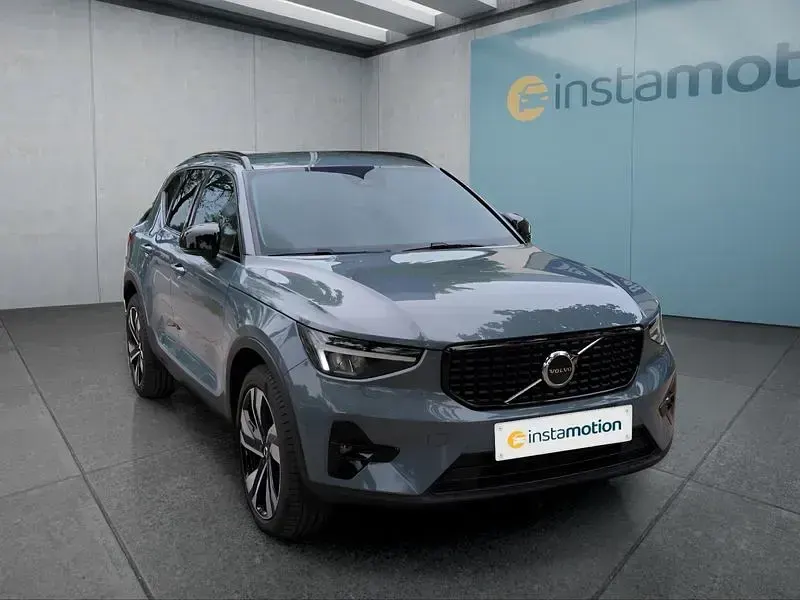 Gebraucht Volvo XC40 Plus 163 PS (119 kW) 2023 Grau SUV