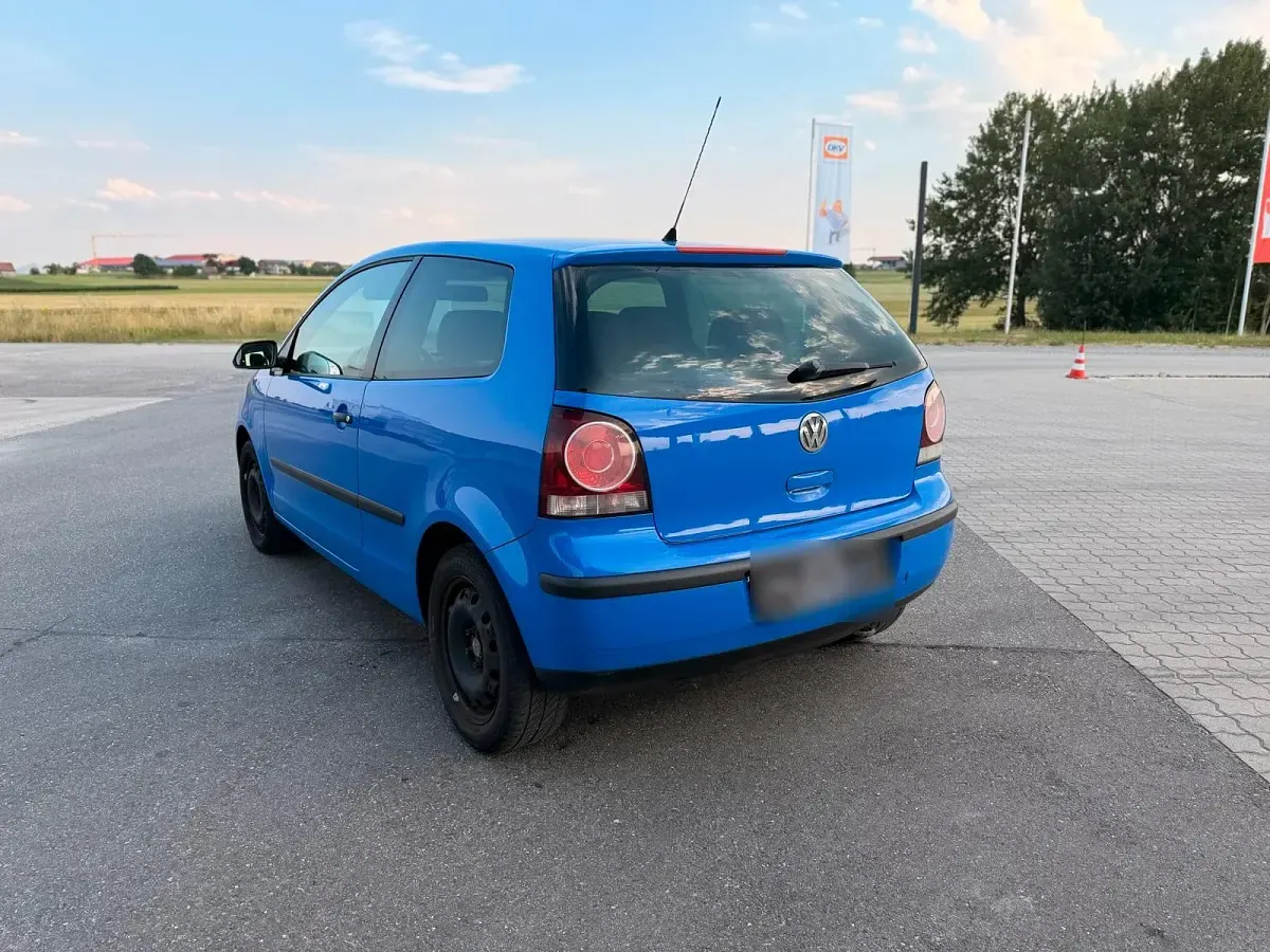 Gebraucht VW Polo 60 PS (44 kW) 2007 Blau Kleinwagen