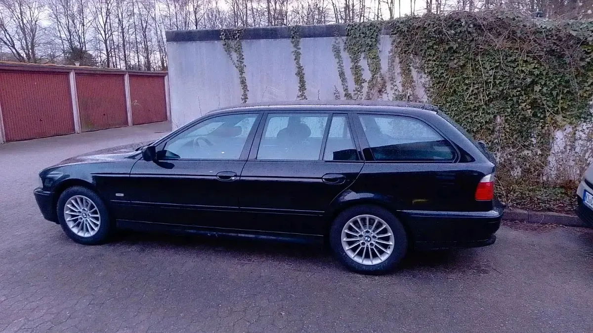Gebraucht BMW 530 193 PS (141 kW) 2002 Schwarz Kombi