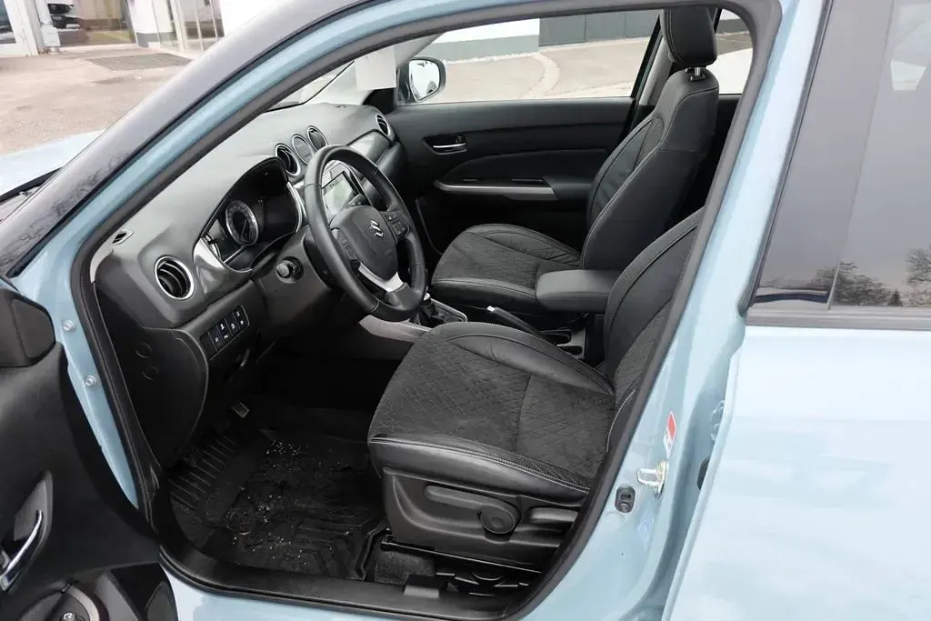 Gebraucht Suzuki Vitara Comfort+ 129 PS (94 kW) 2023 Schwarz SUV