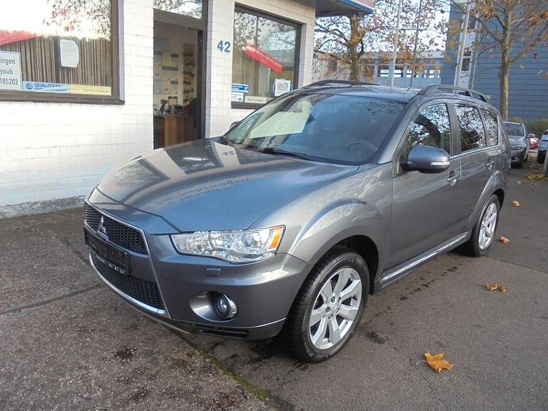 Grau Gebraucht 2011 Mitsubishi Outlander Instyle SUV | 5.950 € (Fairer Preis) - Bild 1/4