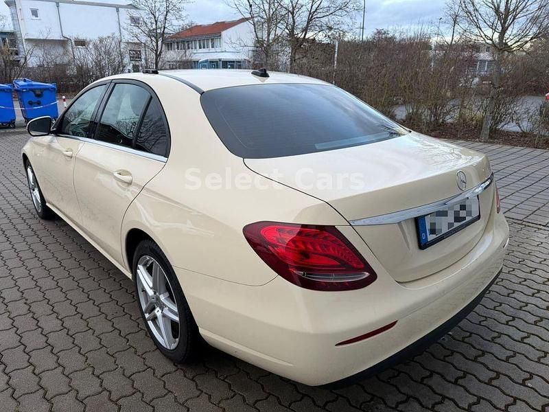 Gebraucht Mercedes E200 Avantgarde 150 PS (110 kW) 2017 Beige Limousine