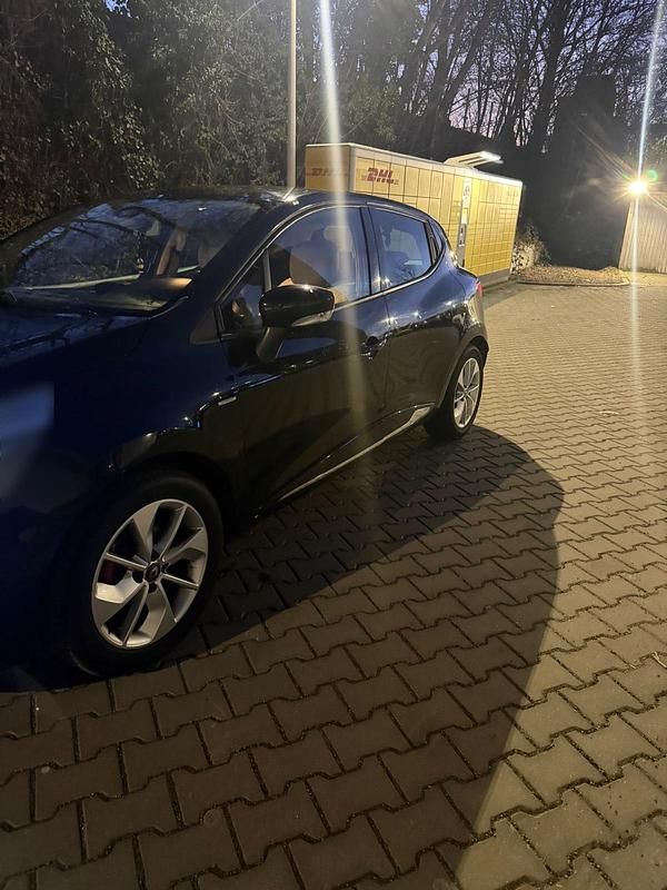 Gebraucht Renault Clio IV 66 PS (48 kW) 2016 Schwarz Kleinwagen