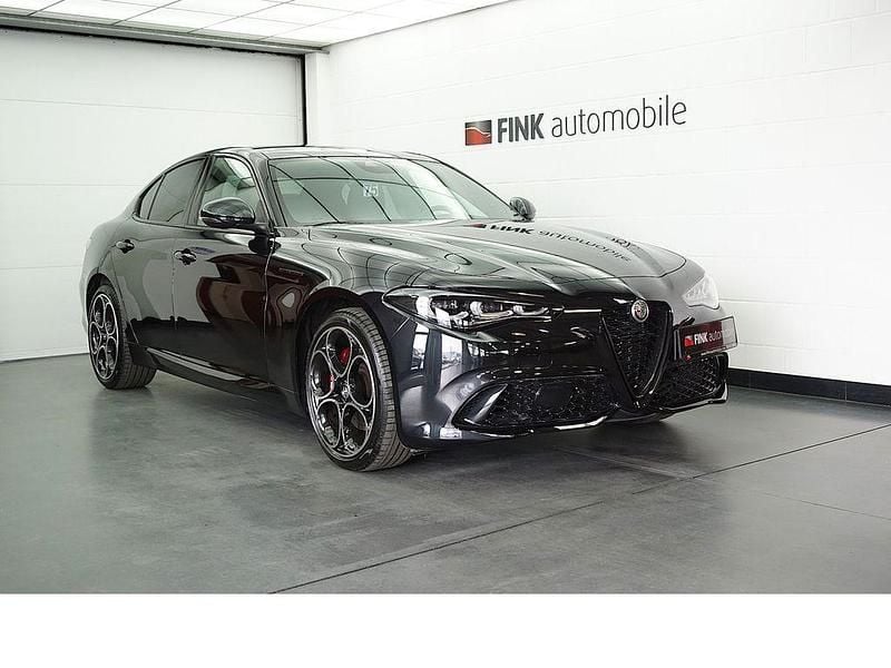 Schwarz Gebraucht 2023 Alfa Romeo Giulia Competizione Limousine | 39.890 € (Fairer Preis) - Bild 1/2