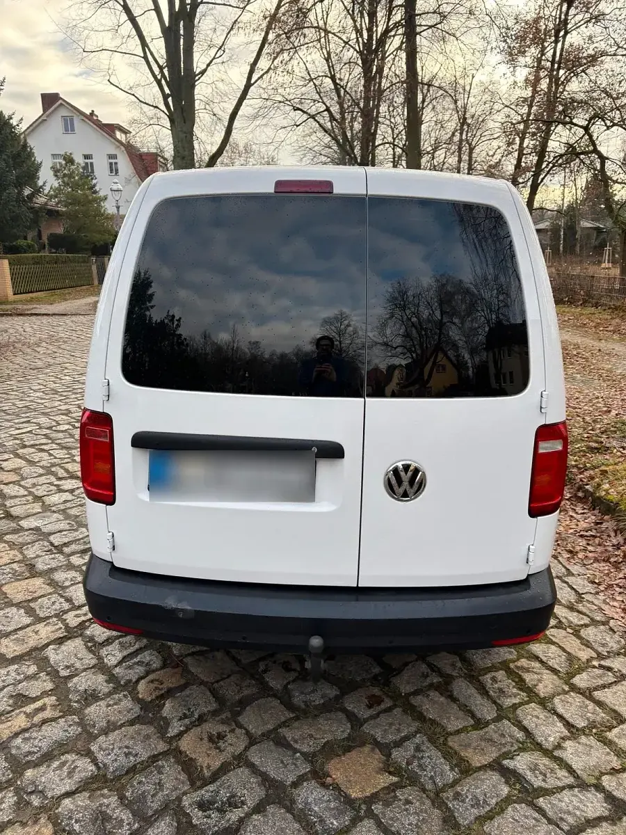 Używany VW Caddy 75 KM (55 kW) 2017 Biały Minivan