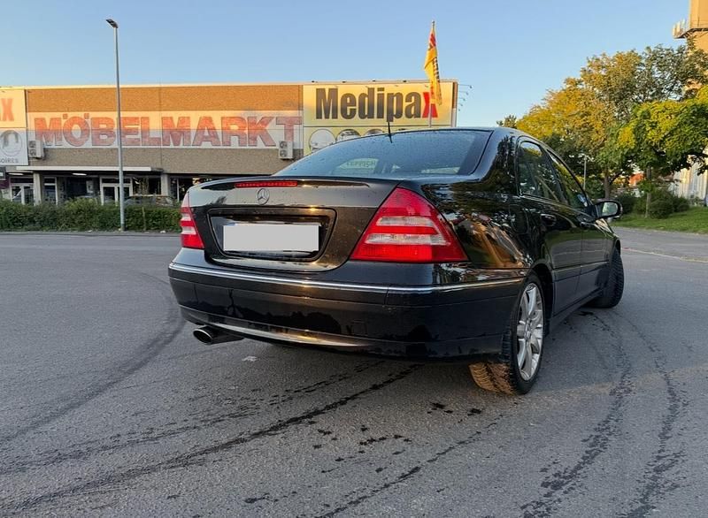 Schwarz Gebraucht 2005 Mercedes C180 Elegance Limousine | 4.899 € (Teuer) - Bild 1/4