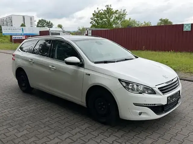 Gebraucht Peugeot 308 SW 131 PS (96 kW) 2015 Weiß Kombi