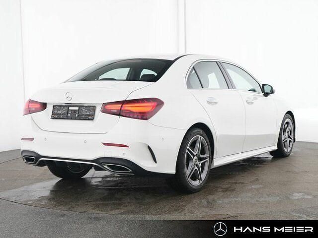 Gebraucht Mercedes A200 AMG 150 PS (110 kW) 2024 Unilack polarweiß Limousine