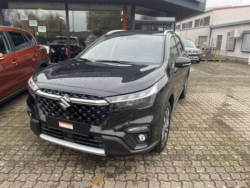 Cosmic black pearl metallic Neu 2025 Suzuki SX4 S-Cross Comfort+ SUV | 30.740 € (Etwas zu teuer) - Bild 1/4