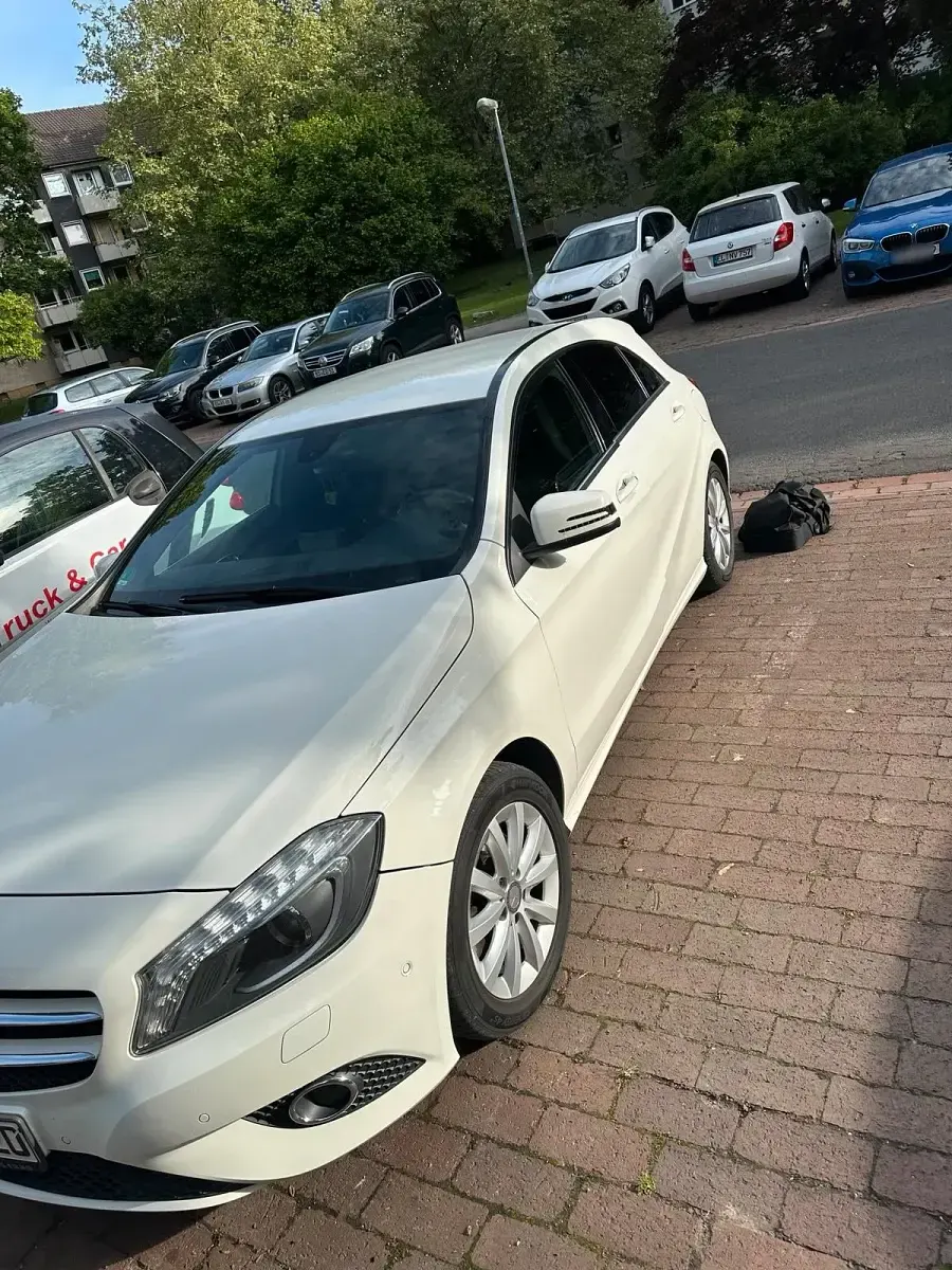 Gebraucht Mercedes A180 122 PS (89 kW) 2013 Weiß Kombi
