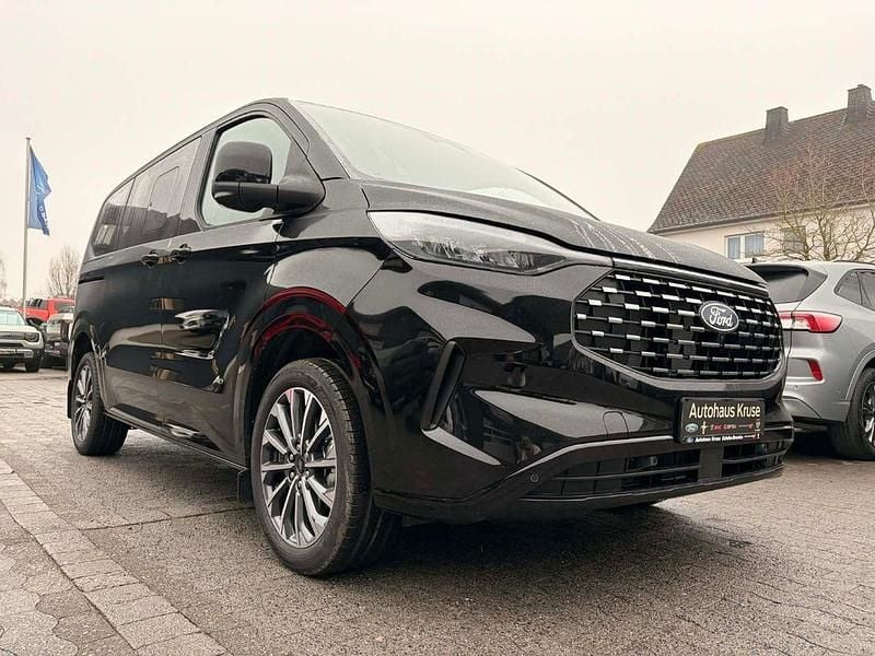 Neu Ford Tourneo 170 PS (125 kW) 2026 Schwarz Van / Kleinbus