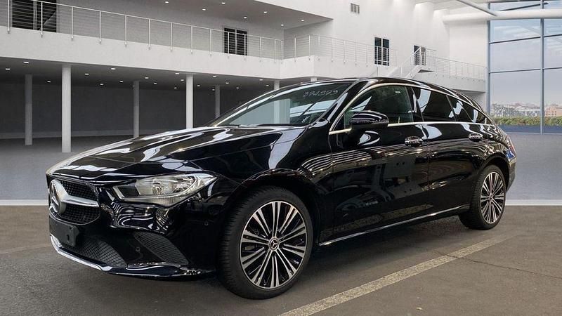 Gebraucht Mercedes CLA250e Shooting Brake 218 PS (160 kW) 2022 Schwarz Kombi