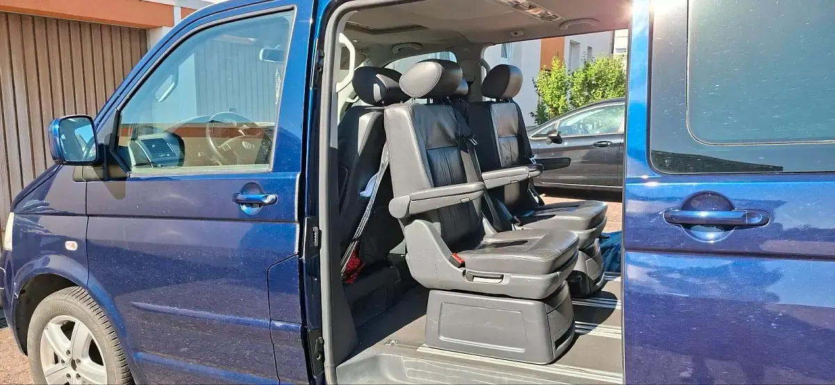 Gebraucht VW Multivan 174 PS (127 kW) 2026 Blau Van / Kleinbus
