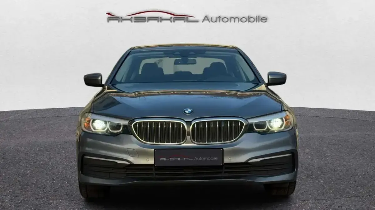 Gebraucht BMW 520 190 PS (139 kW) 2019 Grau Limousine