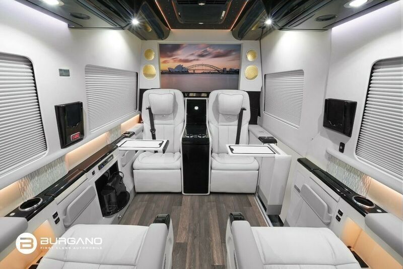 Schwarz Gebraucht 2022 Mercedes Sprinter Luxury Van | 411.740 € - Bild 1/4