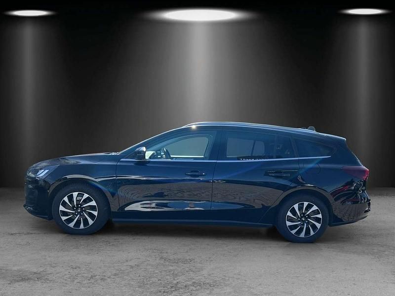 Gebraucht Ford Focus Titanium X 125 PS (91 kW) 2023 Chroma blau Kombi