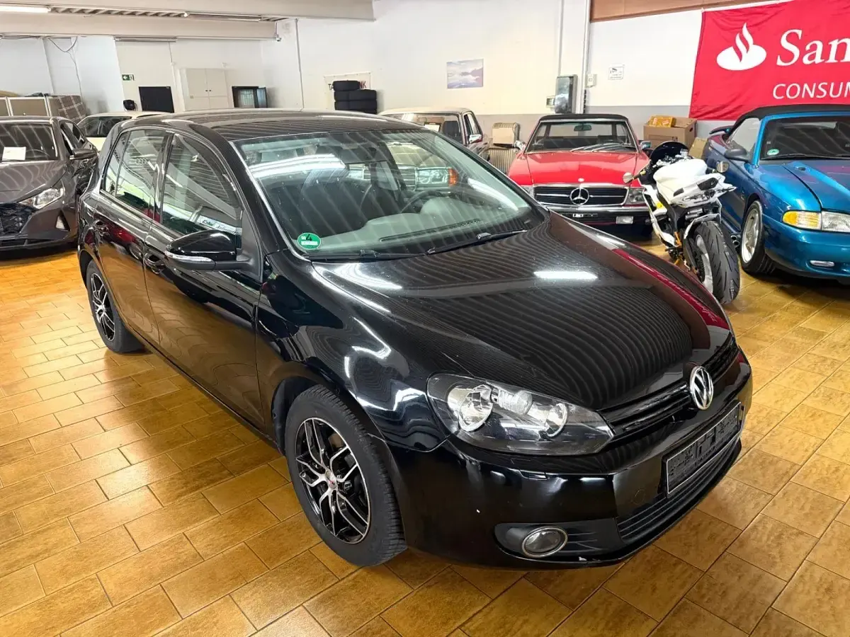Gebraucht VW Golf VI Trendline 102 PS (75 kW) 2009 Schwarz Kleinwagen