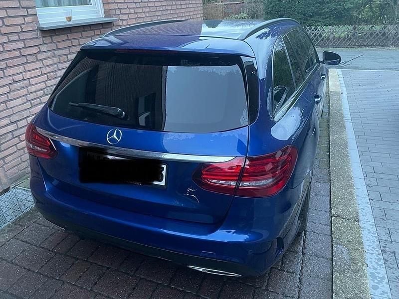 Gebraucht Mercedes C220 AMG line 194 PS (142 kW) 2021 Blau Kombi